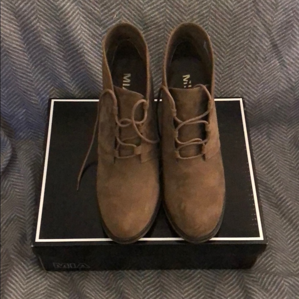 Brand New Mia Fianna Taupe Nova Suede (vegan)